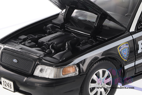 Showcasts Collectibles - Ford Crown Victoria Police Car (2010, 1/24 scale diecast model car, Asstd.) 76482D/3