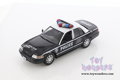 Showcasts Collectibles - Ford Crown Victoria Police Car (2010, 1/24 scale diecast model car, Asstd.) 76482D/3