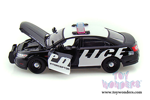Motormax - Ford Police Interceptor (2013, 1/24 scale diecast model car, Black/White) 76920WB