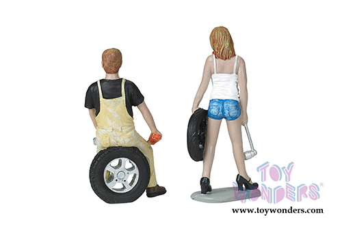 Motorhead Miniatures - Tire Brigade Meg and Derek 2-piece Figurine Set (1/18 scale) 770