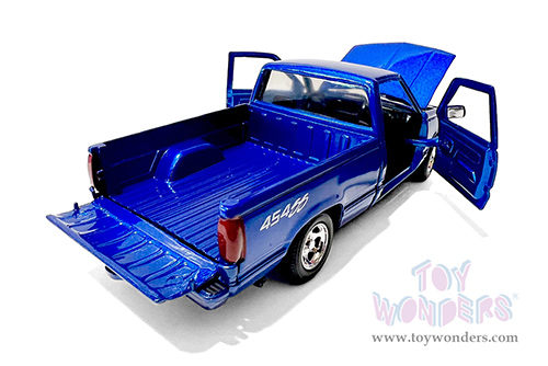Showcasts® Collectibles - Chevrolet® 454 SS™ Pickup Truck (1992, 1/24 scale diecast model car, Blue) 77203BU MAP: $22.99