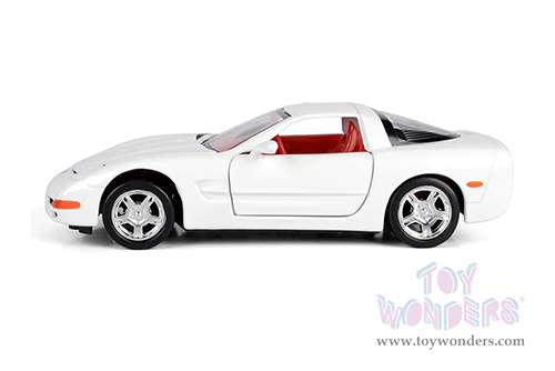 Showcasts®  Collectibles - Chevrolet® Corvette® Hardtop (1997, 1/24 scale diecast model car, White) 77210W MAP: $22.99