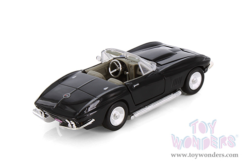 Showcasts® Collectibles - Chevrolet® Corvette® Convertible (1967, 1/24 scale diecast model car, Asstd.) 77224D MAP: $19.99