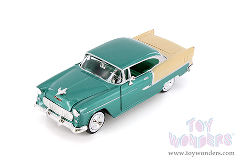 Showcasts® Collectibles - Chevy® Bel Air® Hardtop (1955, 1/24 scale diecast model car, Green) 77229GN MAP: $22.99