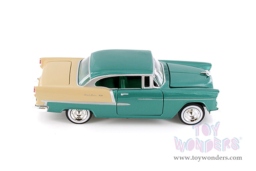 Showcasts® Collectibles - Chevy® Bel Air® Hardtop (1955, 1/24 scale diecast model car, Green) 77229GN MAP: $22.99