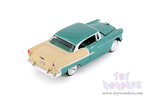 Showcasts® Collectibles - Chevy® Bel Air® Hardtop (1955, 1/24 scale diecast model car, Green) 77229GN MAP: $22.99