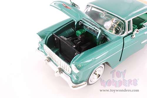 Showcasts® Collectibles - Chevy® Bel Air® Hardtop (1955, 1/24 scale diecast model car, Green) 77229GN MAP: $22.99