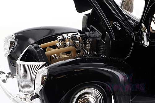 Showcasts® Collectibles - Ford Pick Up Truck (1940, 1/24 scale diecast model car, Black) 77234BK MAP: $22.99