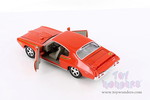 Showcasts® Collectibles - Pontiac® GTO™ Judge™ Hardtop (1969, 1/24 scale diecast model car, Asstd.) 77242D MAP: $19.99