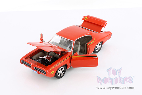 Showcasts® Collectibles - Pontiac® GTO™ Judge™ Hardtop (1969, 1/24 scale diecast model car, Asstd.) 77242D MAP: $19.99