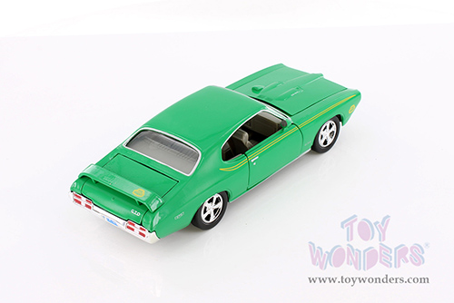 Showcasts® Collectibles - 1969 Pontiac® GTO™ Judge™ Hardtop (1969, 1/24 scale diecast model car, Green) 77242GN MAP: $22.99