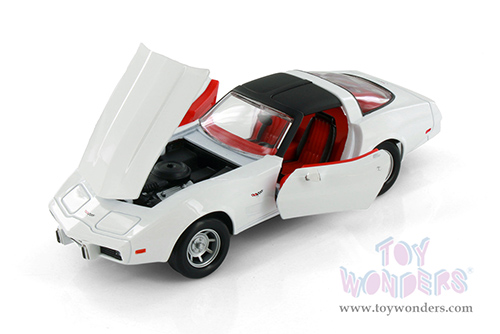 Showcasts® Collectibles - Chevrolet® Corvette® Hardtop (1979, 1/24 scale diecast model car, White) 77244WR MAP: $22.99