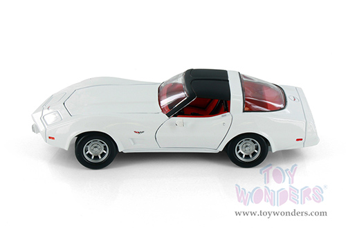 Showcasts® Collectibles - Chevrolet® Corvette® Hardtop (1979, 1/24 scale diecast model car, White) 77244WR MAP: $22.99
