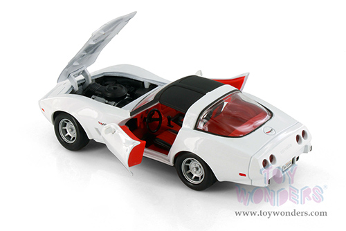 Showcasts® Collectibles - Chevrolet® Corvette® Hardtop (1979, 1/24 scale diecast model car, White) 77244WR MAP: $22.99
