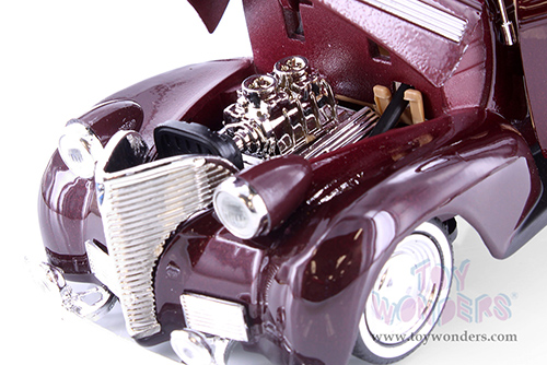 Showcasts® Collectibles - Chevrolet® Coupe Hardtop (1939, 1/24 scale die cast model car, Burgundy) 77247BGD MAP: $19.99