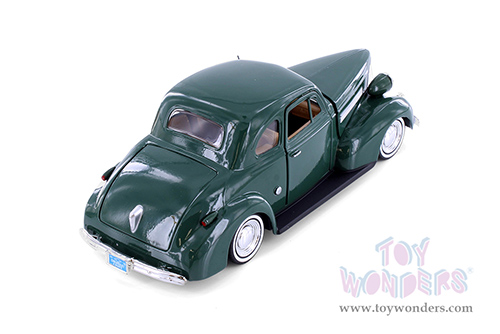 Showcasts® Collectibles - Chevrolet® Coupe (1939, 1/24 scale diecast model car, Green) 77247GN MAP: $22.99