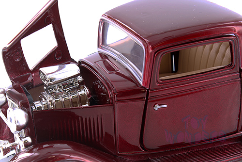 Showcasts® Collectibles - Ford Coupe V8 3-Window Coupe (1932, 1/24 scale diecast model car, Asstd.) 77251D MAP: $19.99