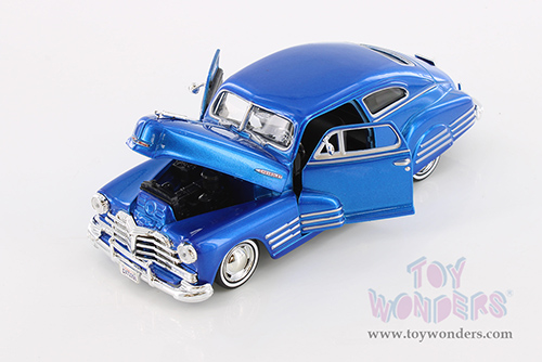 Showcasts® Collectibles - Chevy® Aerosedan Fleetline Hard Top (1948, 1/24 scale diecast model car, Blue) 77266BUD MAP: $19.99