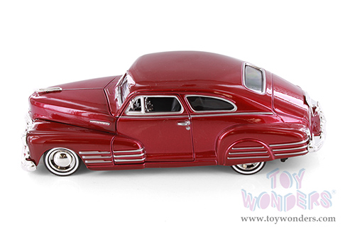 Showcasts® Collectibles - Chevy® Aerosedan Fleetline Hardtop  (1948, 1/24 scale diecast model car, Metallic Red) 77266RD MAP: $19.99