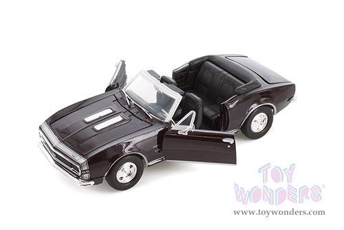 Showcasts® Collectibles - Chevrolet® Camaro® SS Convertible (1967, 1/24 scale diecast model car, Asstd.) 77301D MAP: $19.99