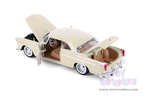 Showcasts® Collectibles - Chrysler C300 Hardtop (1955, 1/24 scale diecast model car, Asstd.) 77302D MAP: $19.99