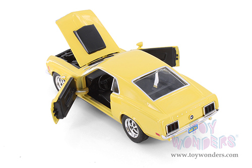 Showcasts® Collectibles - Ford Mustang Boss 429 Hardtop (1970, 1/24 scale diecast model car, Asstd.) 77303D MAP: $19.99