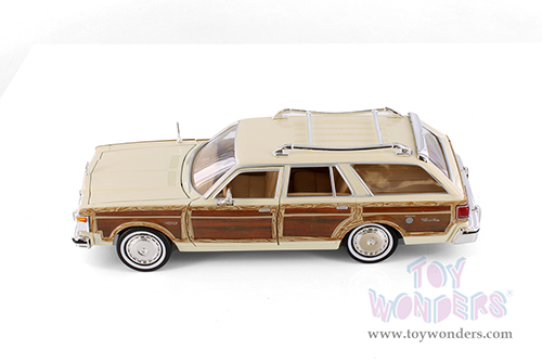 Showcasts® Collectibles - Chrysler LeBaron Town & Country Wagon (1979, 1/24 scale diecast model car, Asstd.) 77331D MAP: $19.99