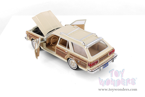 Showcasts® Collectibles - Chrysler LeBaron Town & Country Wagon (1979, 1/24 scale diecast model car, Asstd.) 77331D MAP: $19.99