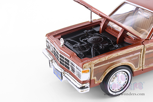 Showcasts® Collectibles - Chrysler LeBaron Town & Country Wagon (1979, 1/24 scale diecast model car, Asstd.) 77331D MAP: $19.99