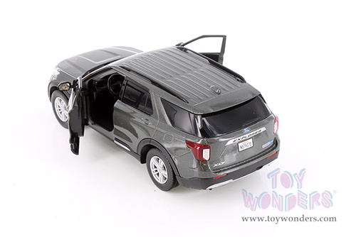 Showcasts®  Collectibles - Ford Explorer XLT (2022, 1/24 scale diecast model car, Asstd.) 77378D MAP: $19.99