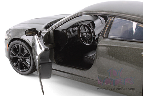 Showcasts® Collectibles - Dodge Charger SXT Hardtop (2023, 1/24 scale diecast model car, Asstd.) 77387D MAP: $19.99