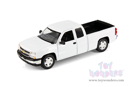 Showcasts® Collectibles - Chevy® Silverado™ 1500 Double Cab Truck (2006, 1/25 scale diecast model car, Asstd.) 77393D MAP: $19.99