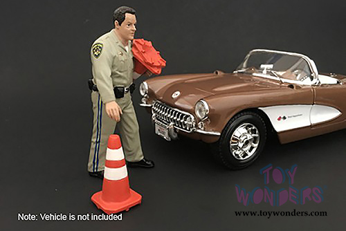 American Diorama Figurine - Highway Patrol | Collecting Traffic Cones (1/18 scale, Beige) 77464