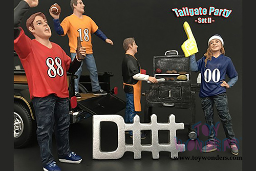 American Diorama Figurine - Tailgate Party Set II - 4 Figures w/BBQ Grill and a "D-Fence Sing" (1/24 scale) 77596
