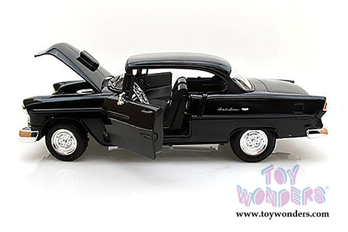 Motormax Timeless Classics - Chevy Bel with Hood Scoop Hard Top (1955, 1/18 scale diecast model car, Black) 79001TC/BK