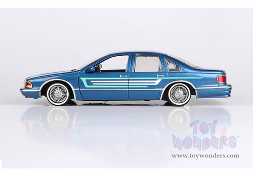 Motormax Get Low - Chevrolet® Caprice™ Lowrider (1993, 1/24 scale diecast model car, Blue) 79022WLBU