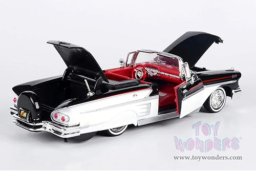 Motormax Get Low - Chevrolet® Impala™ Convertible (1958, 1/24 scale diecast model car, Black/White) 79025WLWK