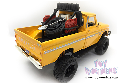 Motormax Off Road - Chevy® C10™ Fleetside Pickup Truck (1966, 1/24 scale diecast model car, Yellow) 79131YL