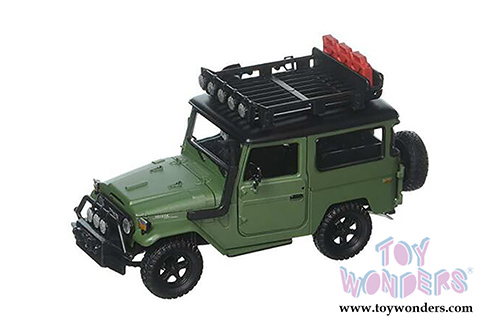 Motormax Off Road - Toyota FJ40 Land Cruiser (1974, 1/24 scale diecast model car, Matte Green) 79137GN