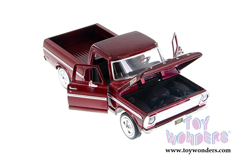 Showcasts Collectibles - Ford F-100 Pickup Truck (1969, 1/24 scale diecast model car, Asstd.) 79315/16D