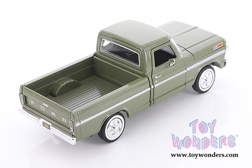 Showcasts Collectibles - Ford F-100 Pickup Truck Assortment (1955, 1969, 1/24 scale diecast model car, Asstd.) 79315/41D