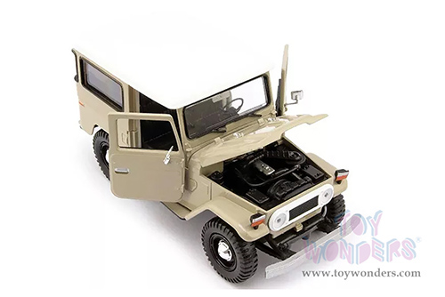 Motormax Platinum Collection - Toyota FJ40 (1/24 scale diecast model car, Beige) 79323PTMW