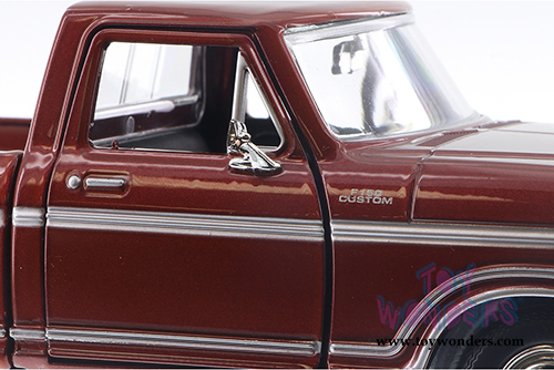 Motormax - Ford F-150 Custom Pickup (1979, 1/24 scale diecast model car, Burgundy) 79346AC/BR