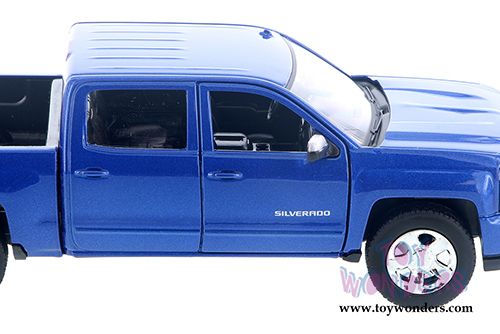 Showcasts Collectibles - Chevy&reg; Silverado&trade; 1500 LT Z71 Crew Cab Truck (2017, 1/27 scale diecast model car, Blue) 79348BU
