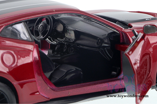 Showcasts Collectibles - Chevrolet&reg; Camaro&reg; ZL1 Hardtop (2017, 1/18 scale diecast model car, Asstd.) 79351/16D