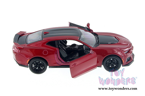 Showcasts Collectibles - Chevrolet&reg; Camaro&reg; ZL1 Hardtop (2017, 1/24 scale diecast model car, Red) 79351AC/R