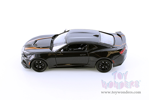 Showcasts Collectibles - Chevrolet&reg; Camaro&reg; ZL1 Hardtop (2017, 1/18 scale diecast model car, Black w/Orange Stripes) 79351M/16D