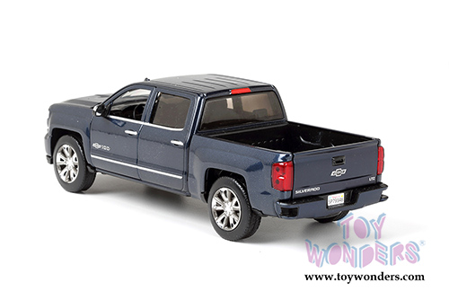 Motormax - Chevrolet&reg; Silverado&trade; Pickup Truck Centennial Edition (2018, 1/27 scale diecast model car, Blue) 79353BU