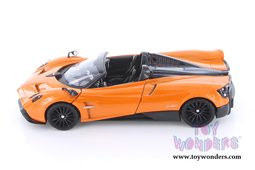 Showcasts Collectibles - Pagani Huayra Roadster (1/24 scale diecast model car, Asstd.) 79354/16D