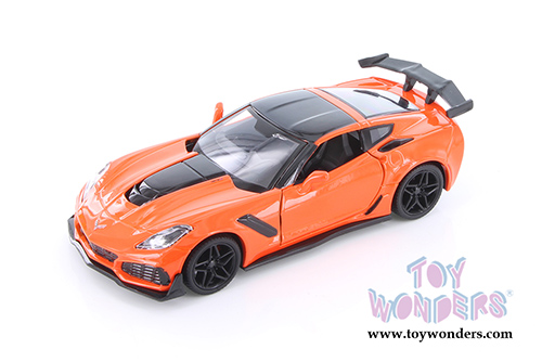 Showcasts  Collectibles - Chevrolet&reg; Corvette&reg; ZR1 Hardtop (2019, 1/24 scale diecast model car, Asstd.) 79356/16D